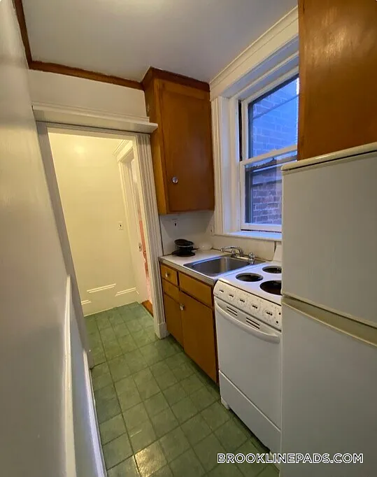 Studio, 288 sqft, $2,895 — Photo 3