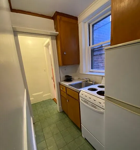 99 Marion St #3 — Photo 3