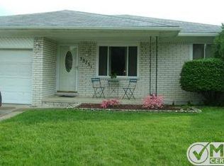 39731 Holiday Dr, Sterling Heights, MI 48313