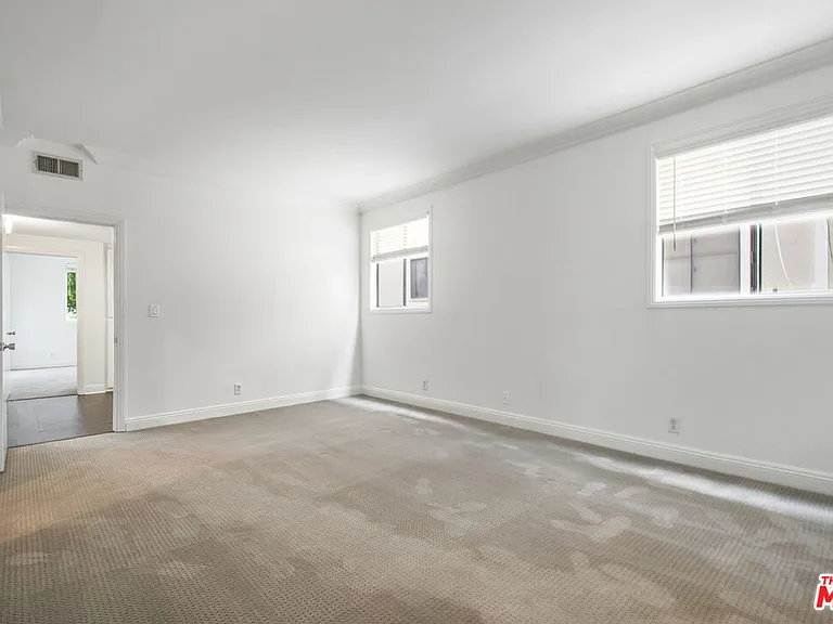 8865 Alden Dr #101 — Photo 16