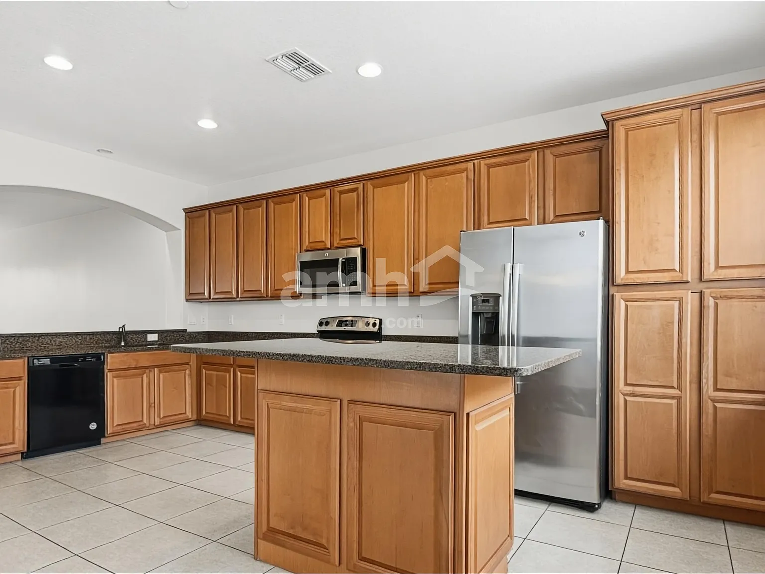 4 bed, 3.5 bath, 2313 sqft, $2,680 — Photo 3