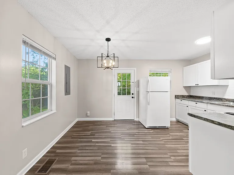 1206 Cedar St — Photo 10