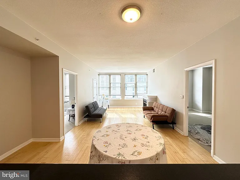 715 6th St NW #503 — Photo 3