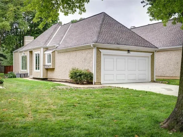 12590 Barkley St, Overland Park, KS 66209