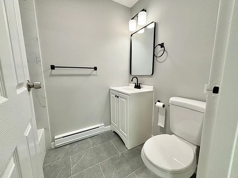 693 Washington St — Photo 3