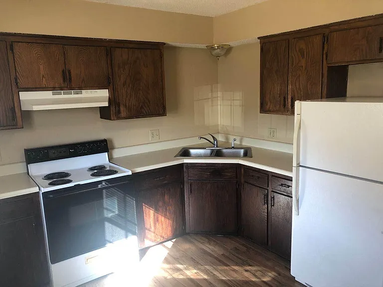 1825 Deffer Dr — Photo 9