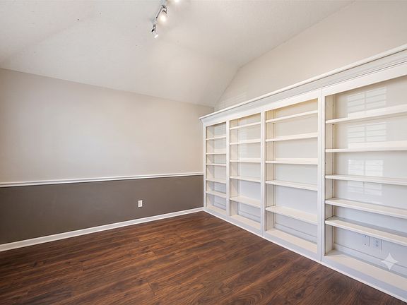 2nd image of 3509 Almond Ln