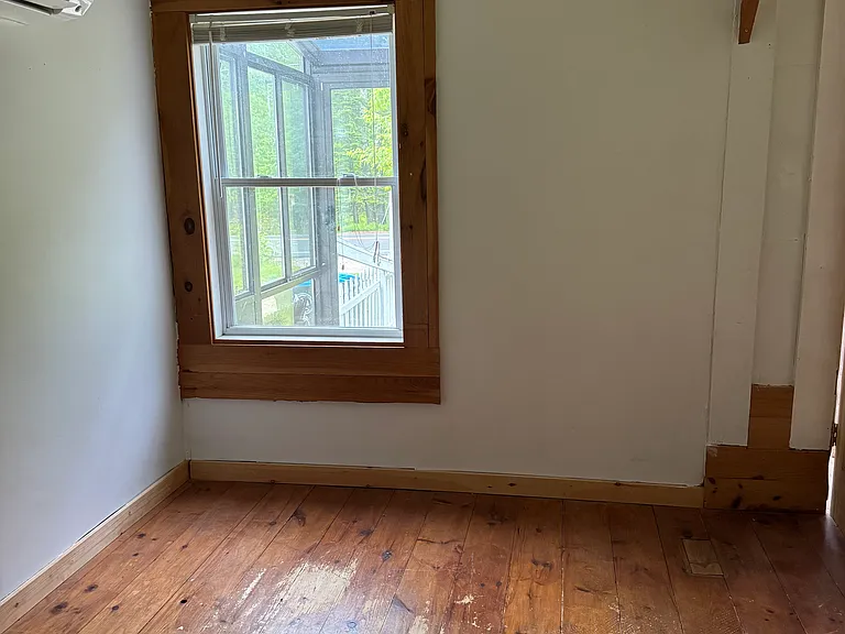 422 Mill Rd — Photo 15