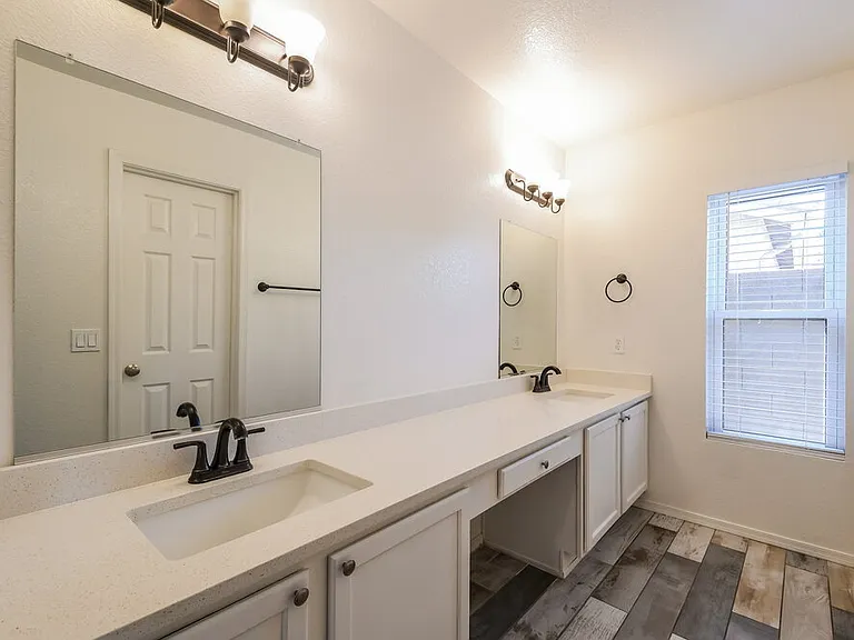 820 N Sailors Way — Photo 12