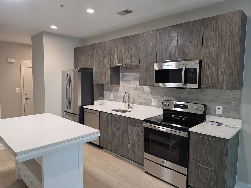 989 S Buchanan St #211