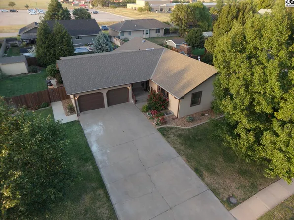 203 Crestview Ave, McPherson, KS 67460
