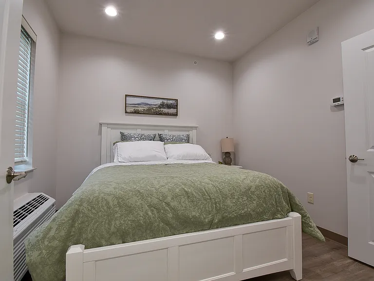 Crossroads Place Apartments — Photo 22