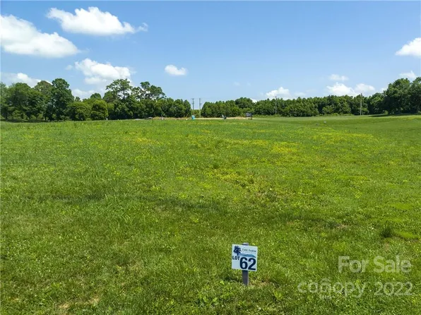 62 Double Knob Rd, Mills River, NC 28759