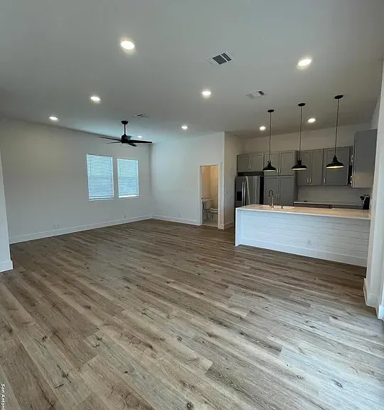 125 Micah Point #B — Photo 5