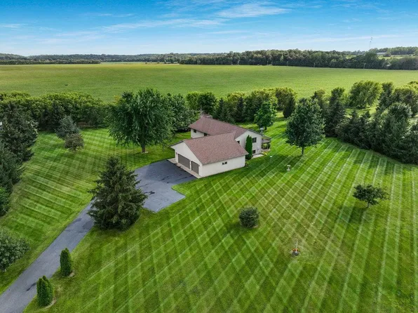 621 N Glover Rd, Hudson, WI 54016
