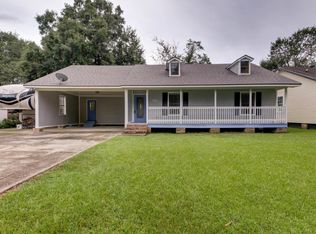120 E Weeks Dr, Youngsville, LA 70592