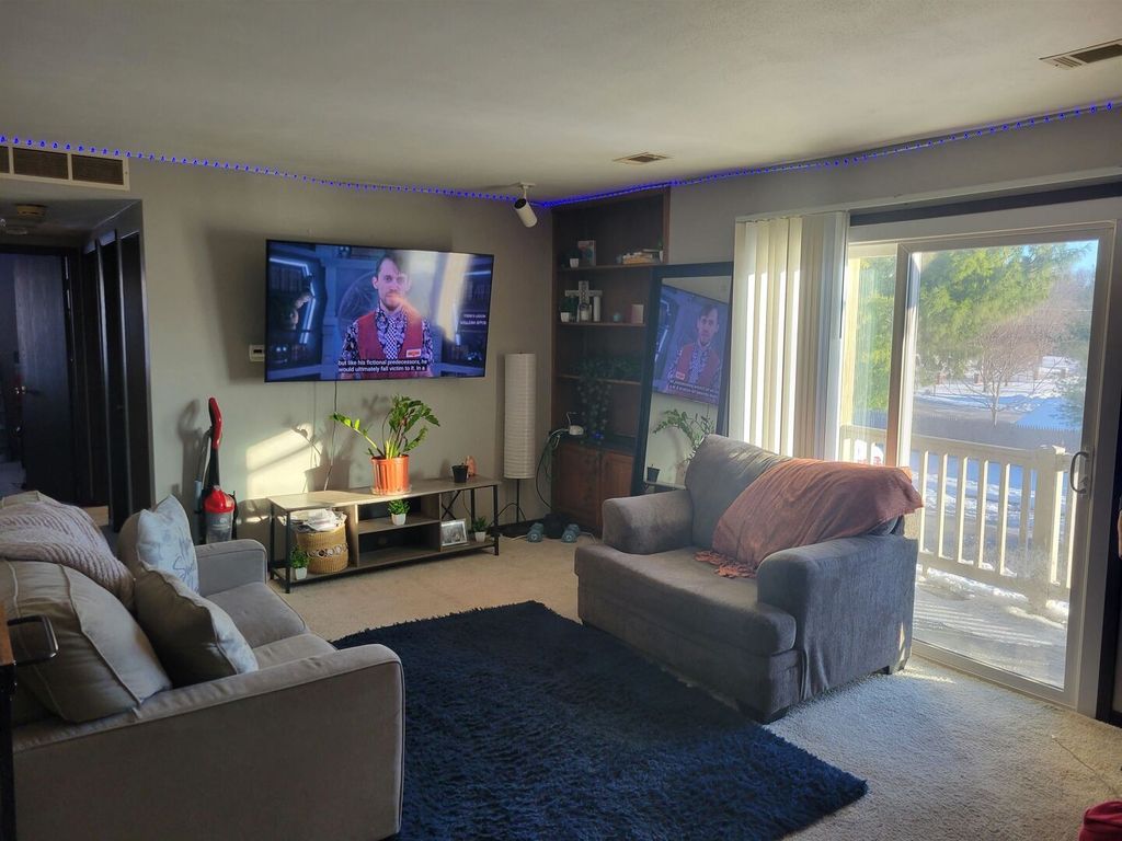 1249 48th Ave APT 19, East Moline, IL - View 2