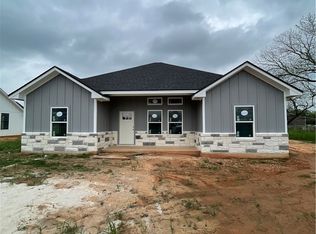 412 E Hunt St, Bremond, TX 76629