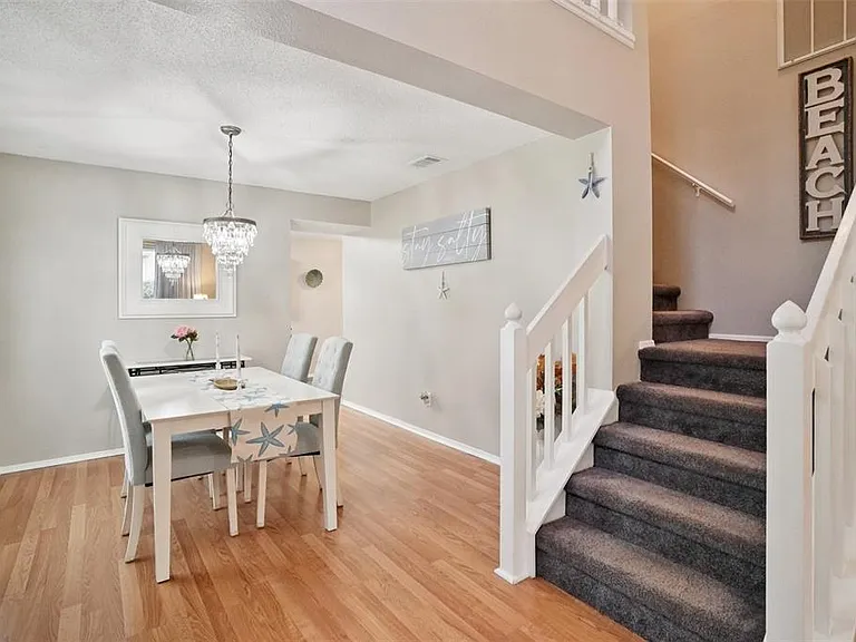 2243 Andover Cir — Photo 10