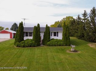 9493 Kinley Rd, Ovid, MI 48866