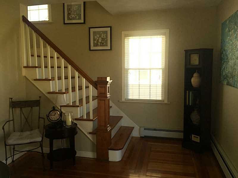 339 Pleasant St, Rumford, RI 02916 Zillow