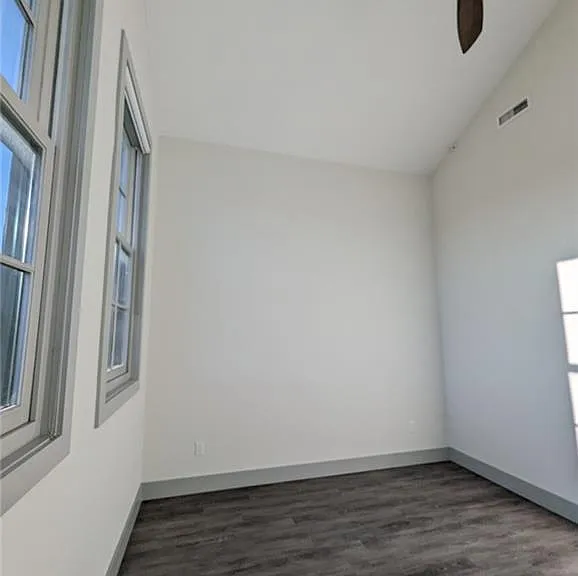 33 Elm St #3 — Photo 15
