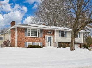 2 Iroquois Rd, Danvers, MA 01923