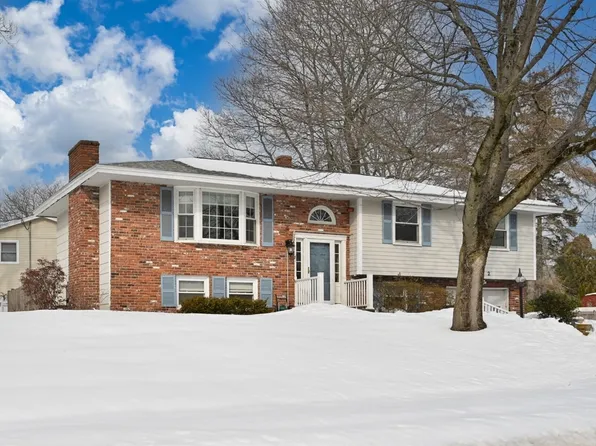 2 Iroquois Rd, Danvers, MA 01923