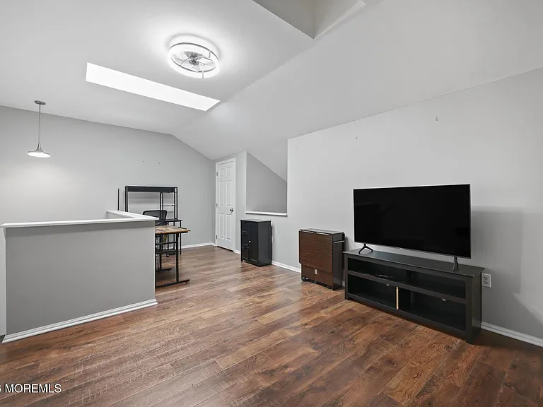 62 Dover Ct — Photo 19