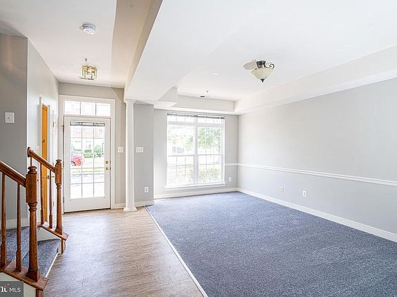 4th image of 17269 N Village Main Blvd