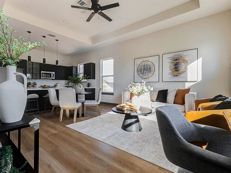 4803 Paula St — Photo 3