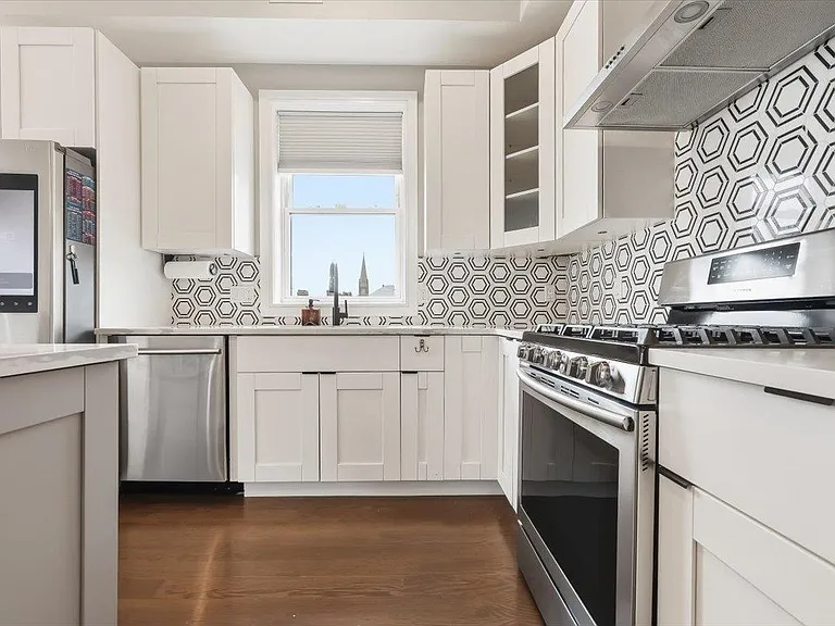 192 Congress St #2 — Photo 8