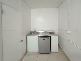 1079 NW 112th Ter, Miami, FL