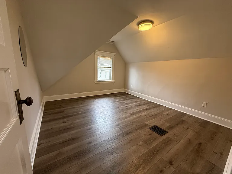 597 Park St #3 — Photo 9