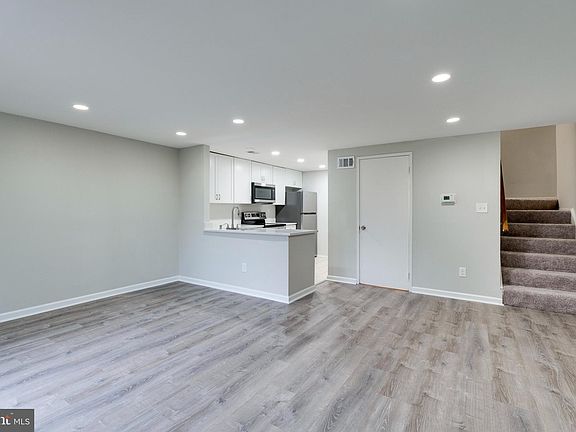 4th image of 9283 Chadburn Pl