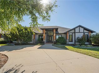 27439 Highland Dr, Louisburg, KS 66053