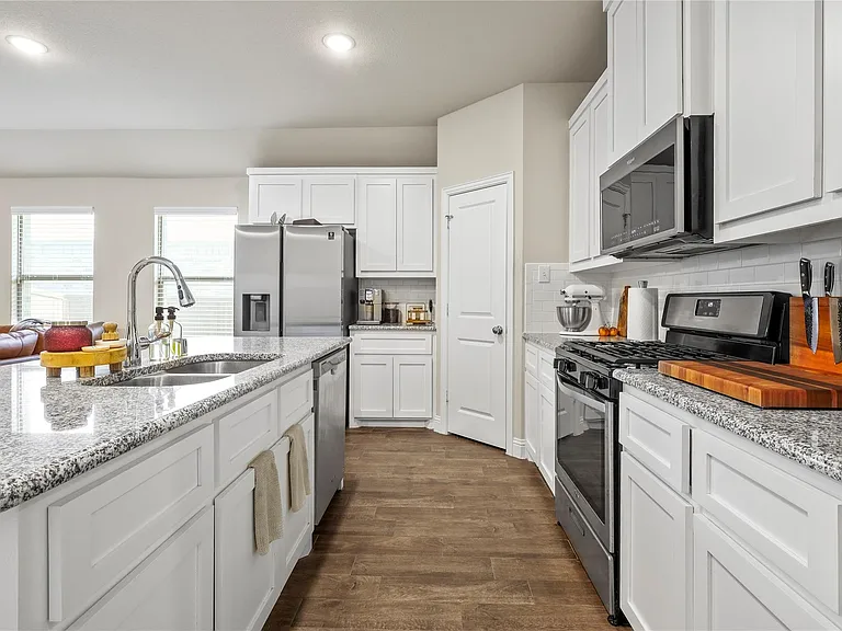 1229 Carinna Dr — Photo 17