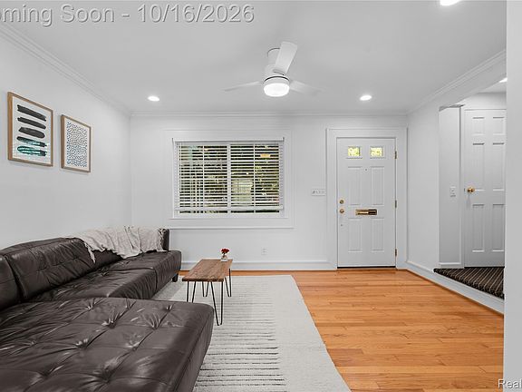 4th image of 1734 Graefield Rd