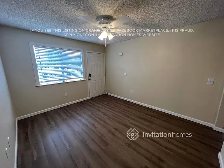 2853 E Escondido Ave — Photo 3