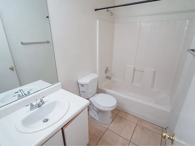 2065 W 20th Ave — Photo 7