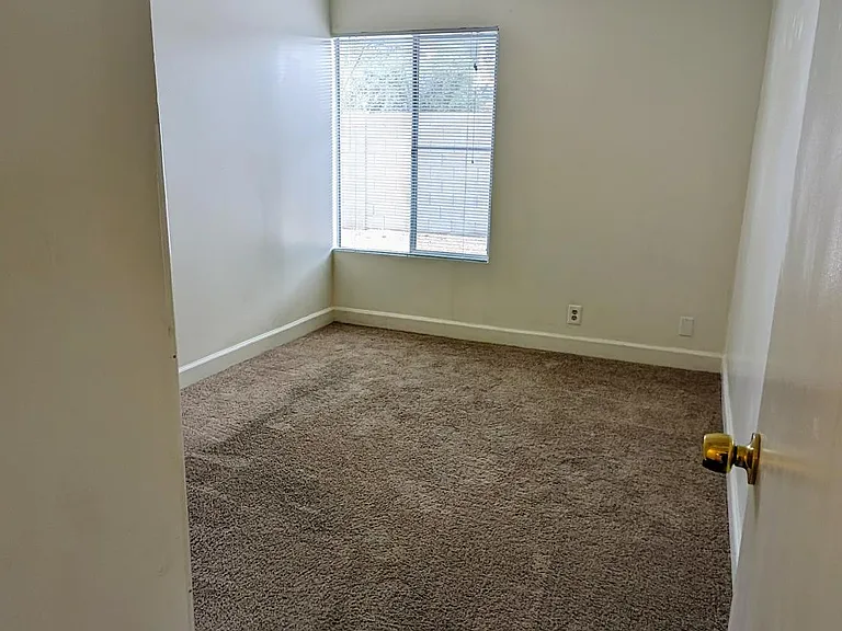 3944 E Desert Cove Ave — Photo 15