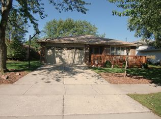 15612 Vista Dr, Oak Forest, IL