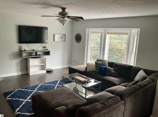 4003 Robin Hood Ln, Traverse City, MI 49686