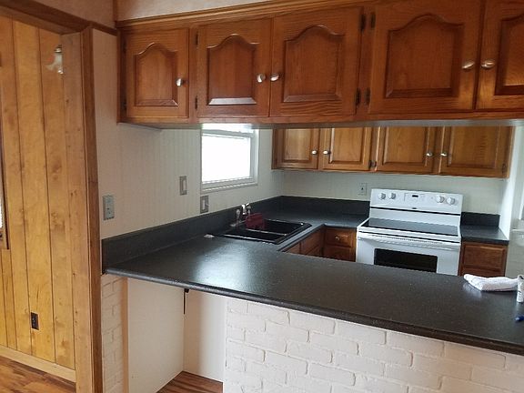 2nd image of 718 Cornell Dr