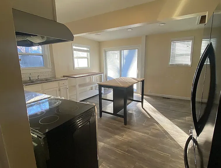 4714 Reinhardt Dr — Photo 4