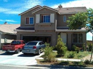 8955 Azalea Springs Rd, Oak Hills, CA 92344