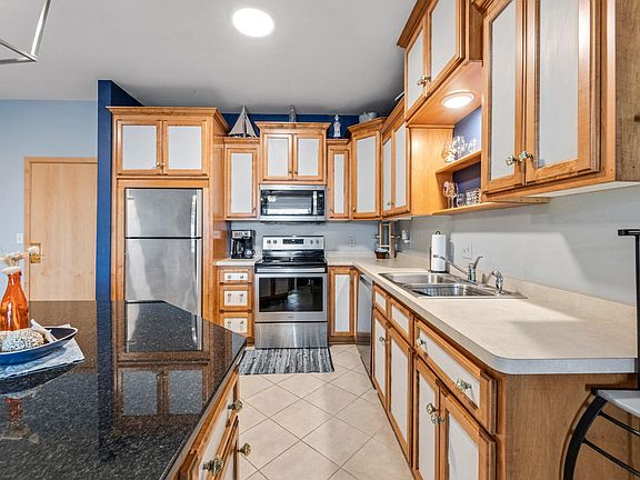 5th image of 1215 N Lakeshore Dr Unit 205