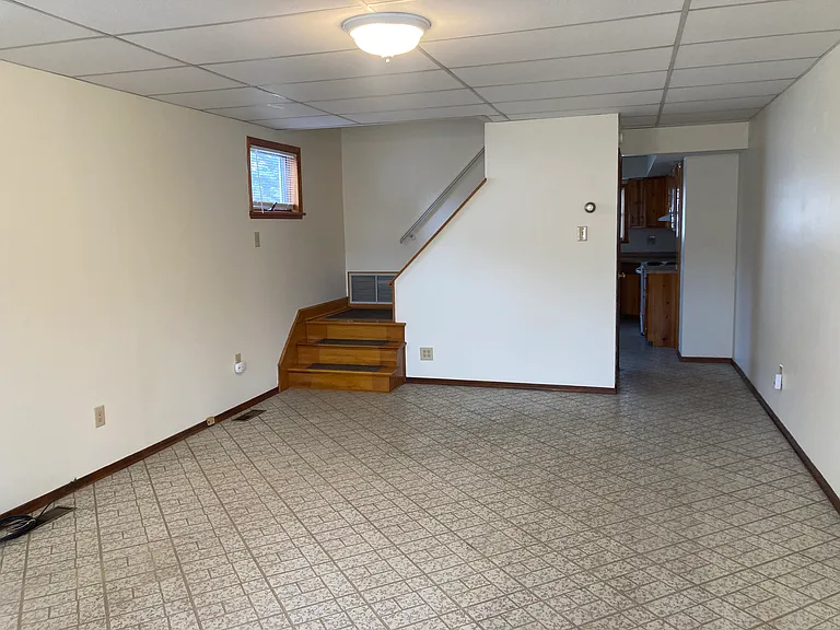 75 Pershing St — Photo 4