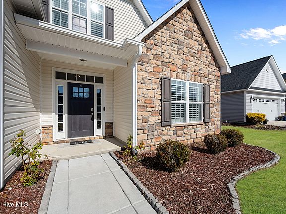 5th image of 878 Stormy Gale Ln