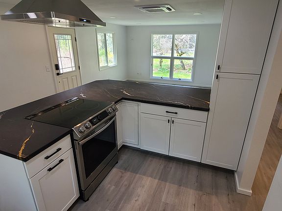 3rd image of 13716 Kelly Rd NE #1